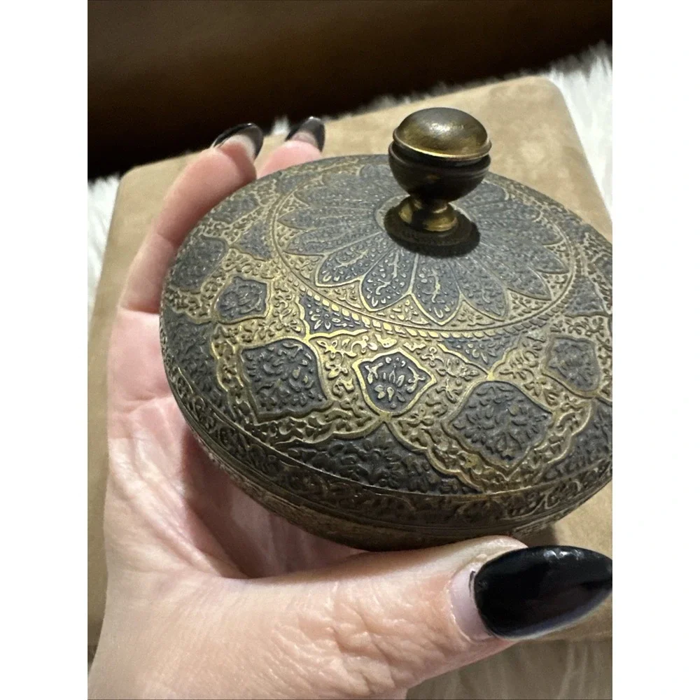Kinco Brass England Ornate Round Trinket Box W Lid 1950's Vanity Vintage MCM